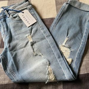 Women distressed jeans